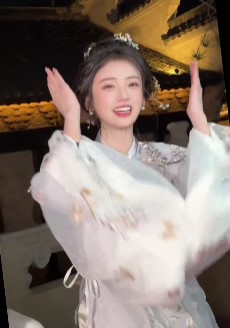 抖音国风大典龙虾来财舞火了,网红我不叫龙虾跳舞视频