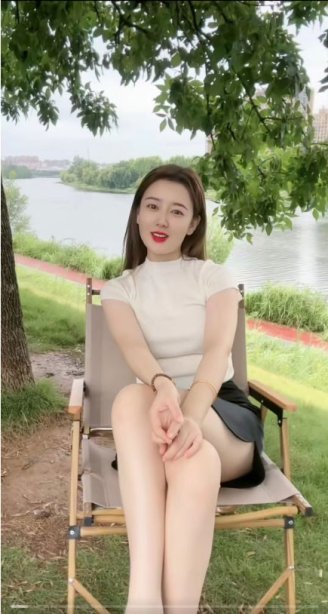 网红河南贝儿大白腿照片
