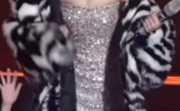 还记得杨幂跨年演唱会《你怎么这么好看》吗？