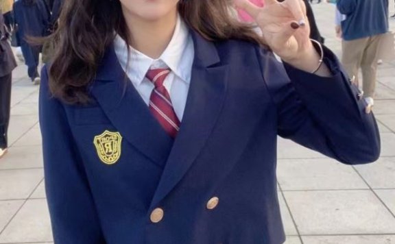 美女穿学生装去看演唱会